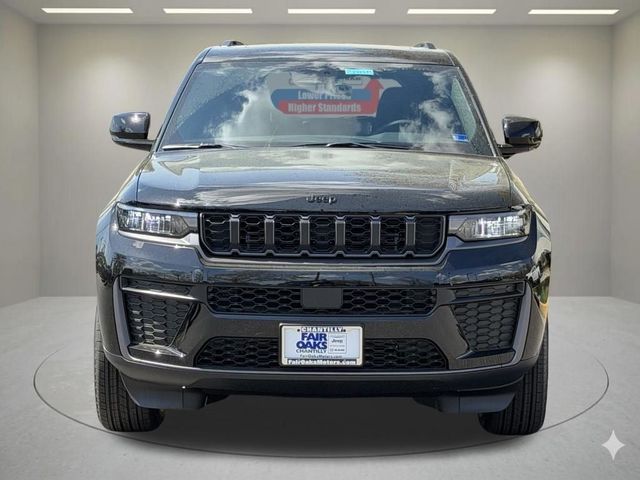 2026 Jeep Grand Cherokee Laredo Altitude