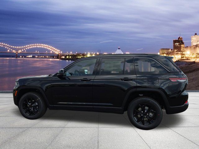 2026 Jeep Grand Cherokee Laredo Altitude