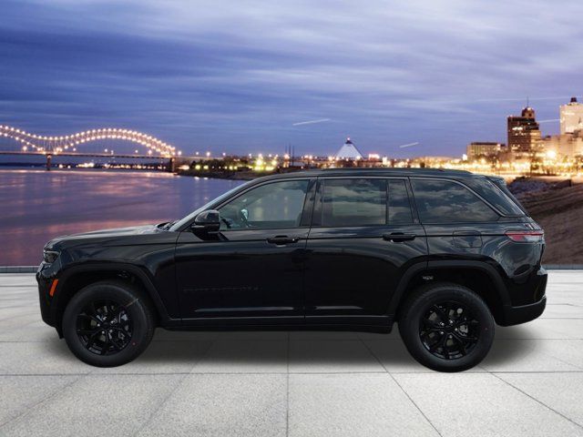 2026 Jeep Grand Cherokee Laredo Altitude