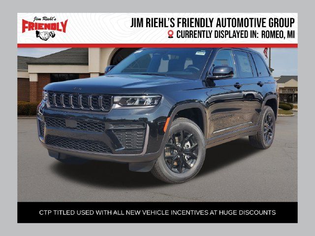 2026 Jeep Grand Cherokee Laredo Altitude
