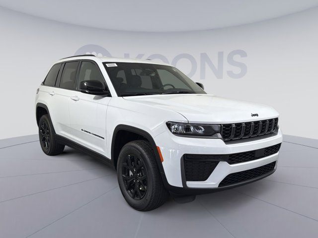 2026 Jeep Grand Cherokee Laredo Altitude