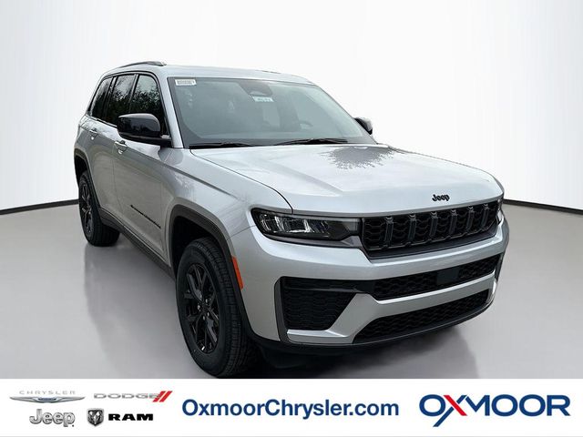 2026 Jeep Grand Cherokee Laredo Altitude