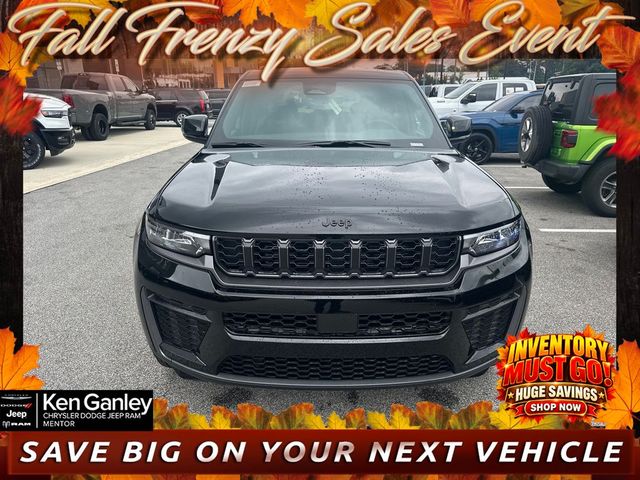 2026 Jeep Grand Cherokee Laredo Altitude