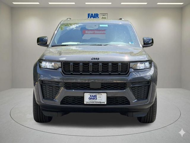 2026 Jeep Grand Cherokee Laredo Altitude