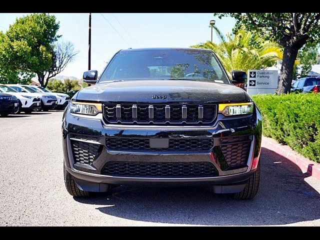 2026 Jeep Grand Cherokee Laredo Altitude