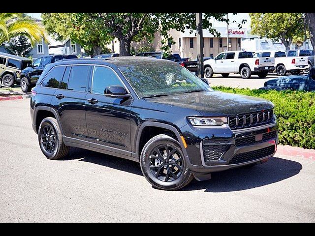 2026 Jeep Grand Cherokee Laredo Altitude