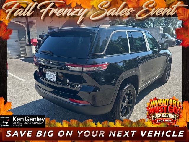 2026 Jeep Grand Cherokee Laredo Altitude