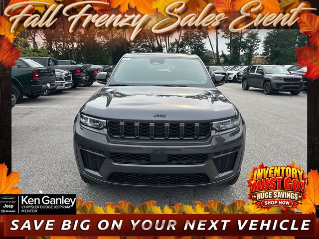 2026 Jeep Grand Cherokee Laredo Altitude