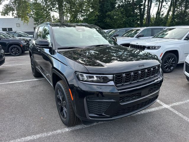 2026 Jeep Grand Cherokee Laredo Altitude