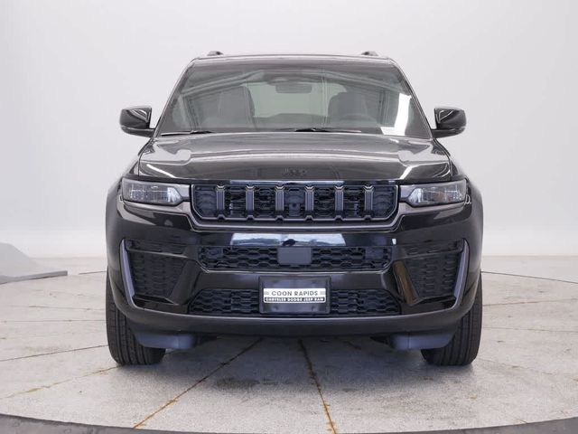 2026 Jeep Grand Cherokee Laredo Altitude