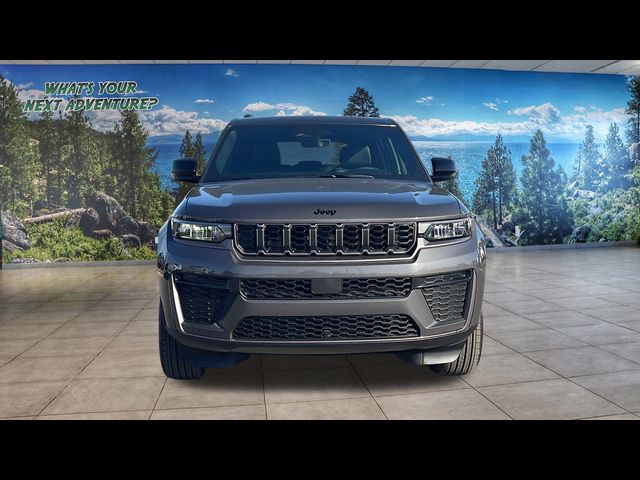 2026 Jeep Grand Cherokee Laredo Altitude
