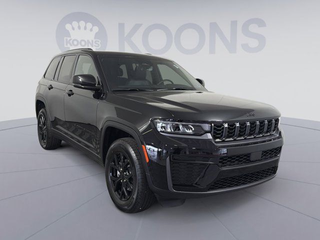 2026 Jeep Grand Cherokee Laredo Altitude