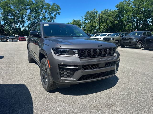 2026 Jeep Grand Cherokee L Laredo Altitude