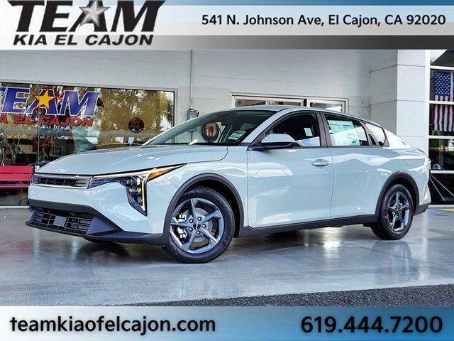 2026 Kia K4 LXS