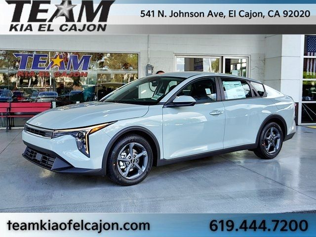 2026 Kia K4 LXS