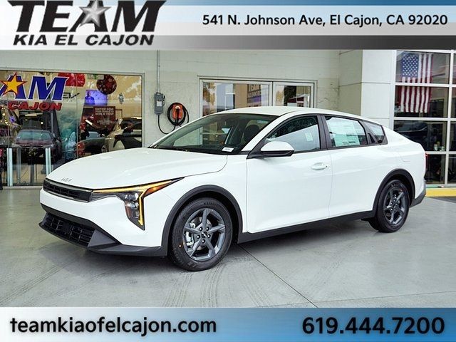 2026 Kia K4 LXS