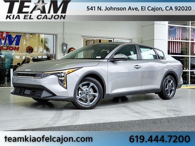 2026 Kia K4 LXS