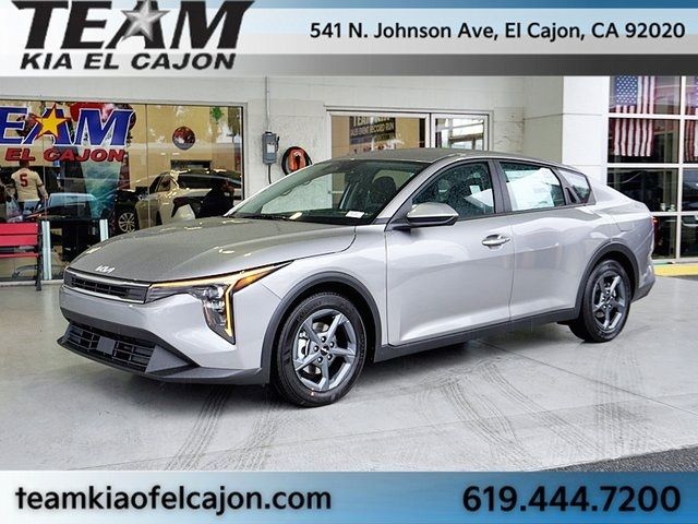 2026 Kia K4 LXS