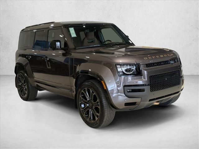 2026 Land Rover Defender OCTA