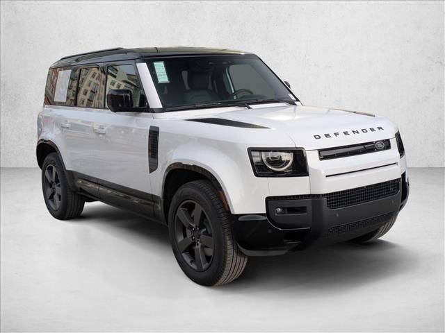 2026 Land Rover Defender X-Dynamic SE