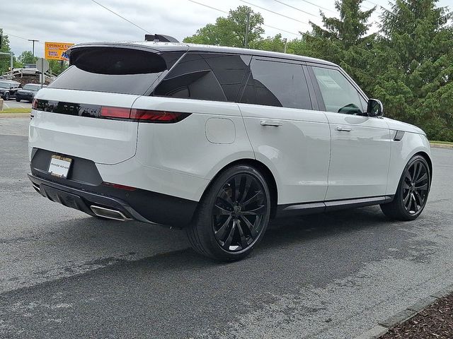 2026 Land Rover Range Rover Sport SE