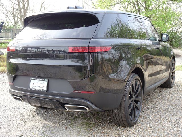 2026 Land Rover Range Rover Sport SE