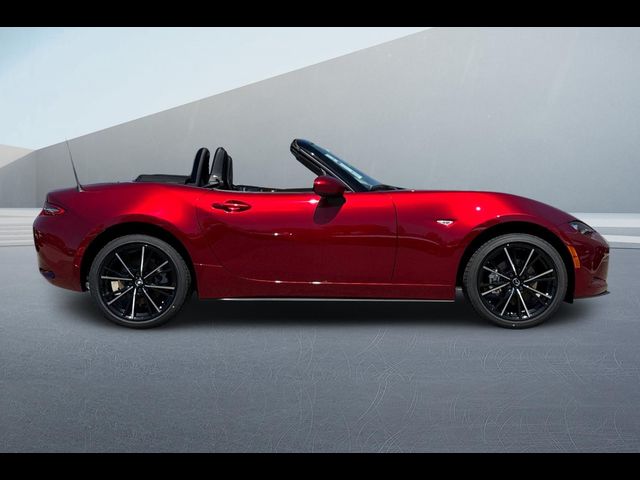 2026 Mazda MX-5 Miata Grand Touring