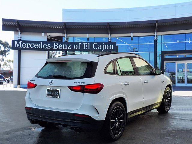 2026 Mercedes-Benz GLA AMG 35