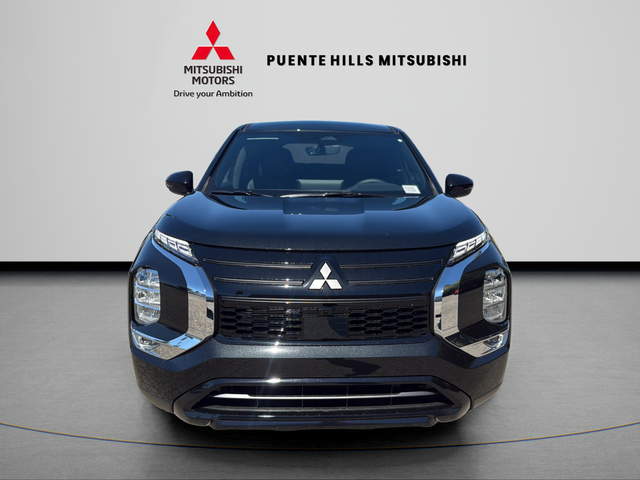 2026 Mitsubishi Outlander LE