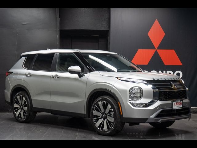 2026 Mitsubishi Outlander SE