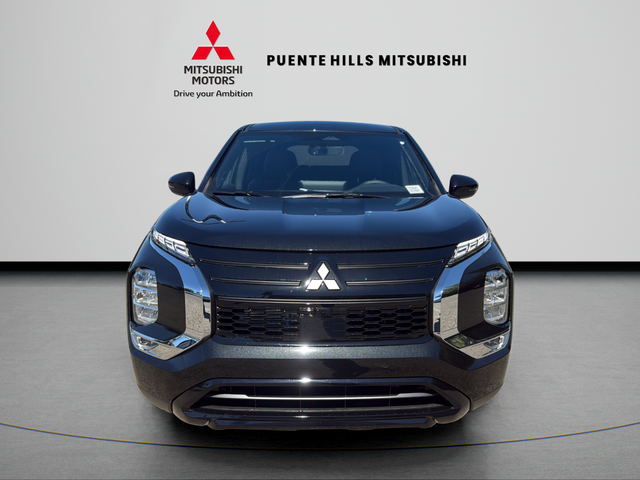 2026 Mitsubishi Outlander LE