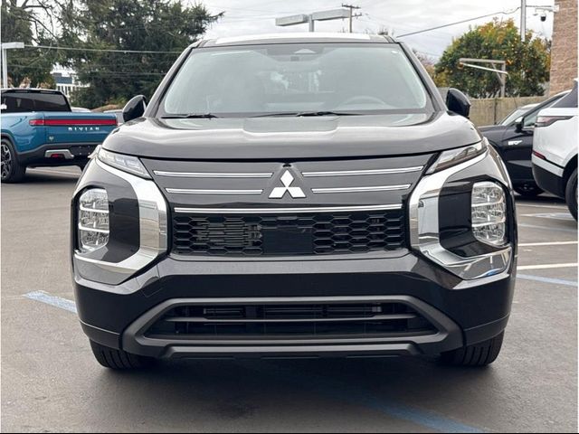 2026 Mitsubishi Outlander ES