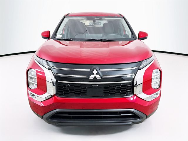 2026 Mitsubishi Outlander ES