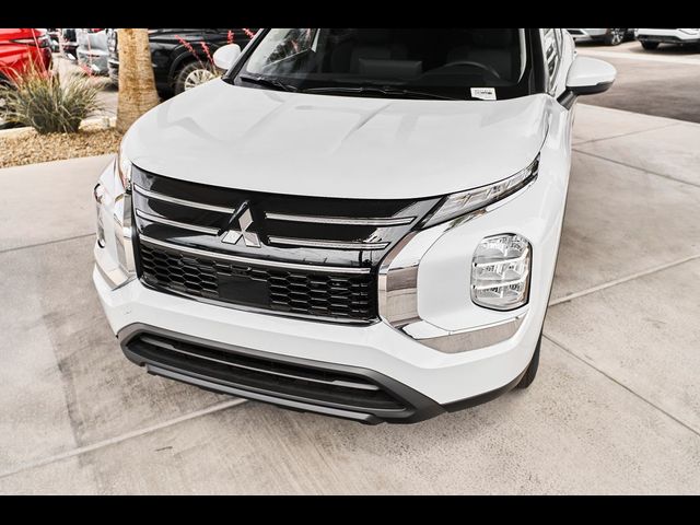 2026 Mitsubishi Outlander ES