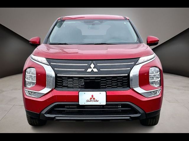 2026 Mitsubishi Outlander ES