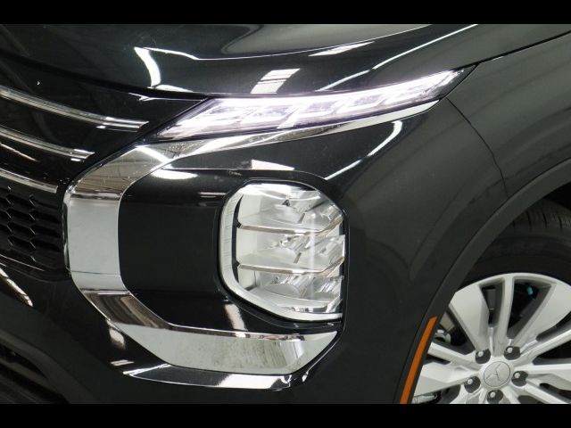 2026 Mitsubishi Outlander ES