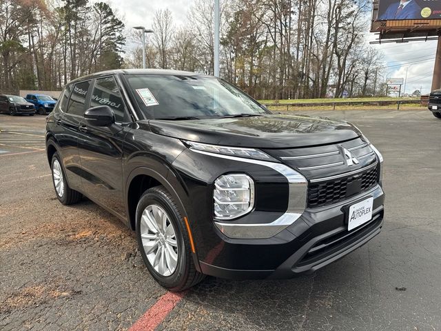 2026 Mitsubishi Outlander ES