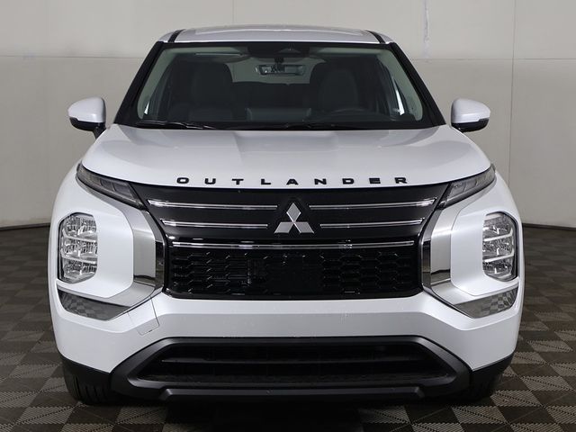 2026 Mitsubishi Outlander ES