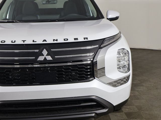 2026 Mitsubishi Outlander ES