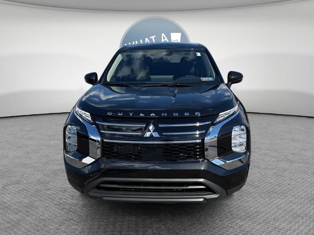 2026 Mitsubishi Outlander ES