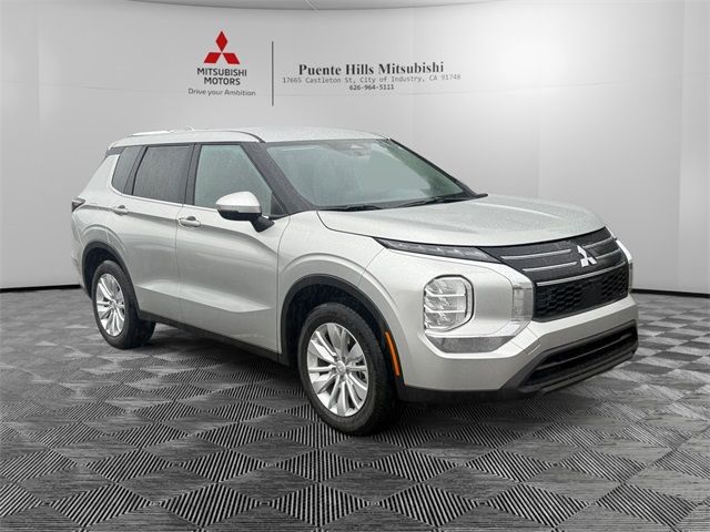 2026 Mitsubishi Outlander ES