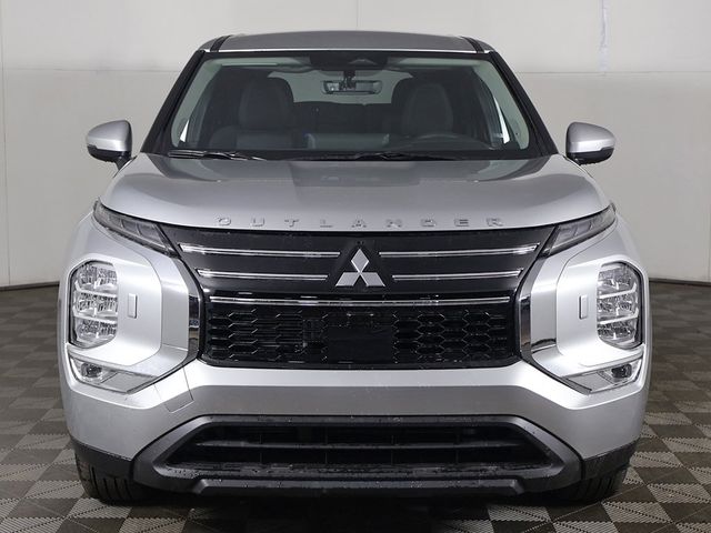 2026 Mitsubishi Outlander ES