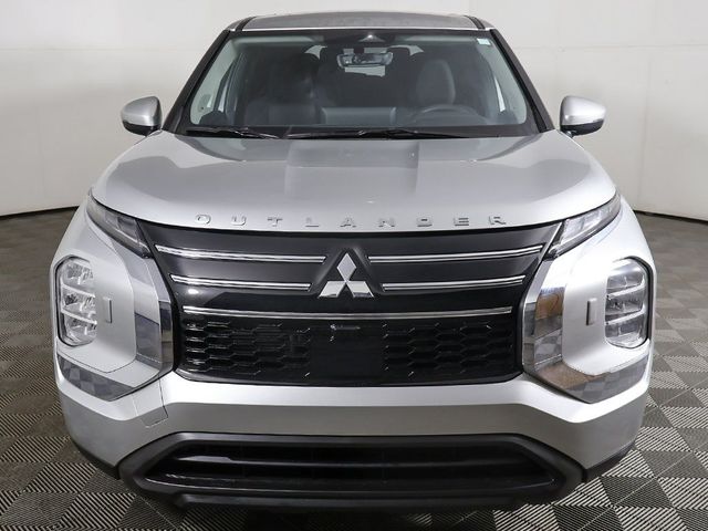 2026 Mitsubishi Outlander ES