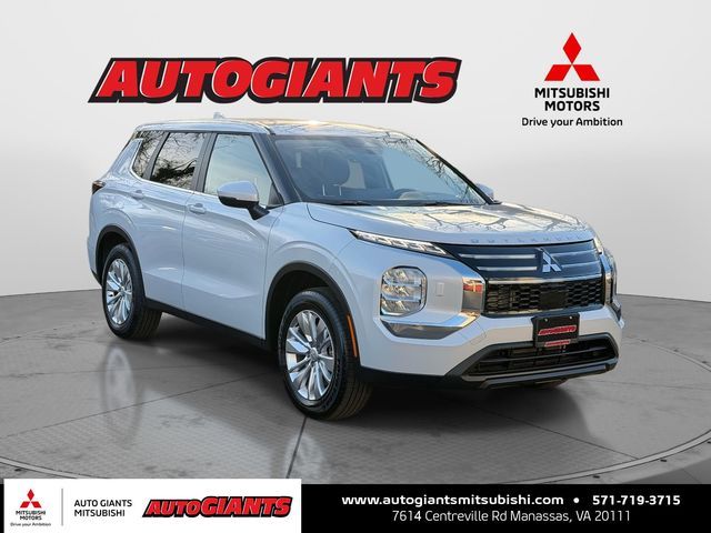 2026 Mitsubishi Outlander ES