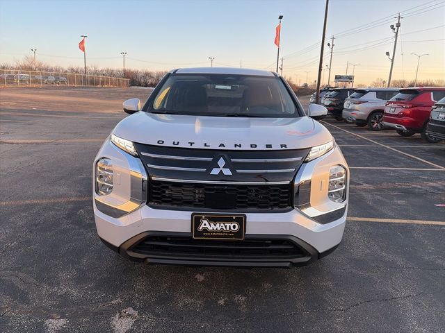 2026 Mitsubishi Outlander ES
