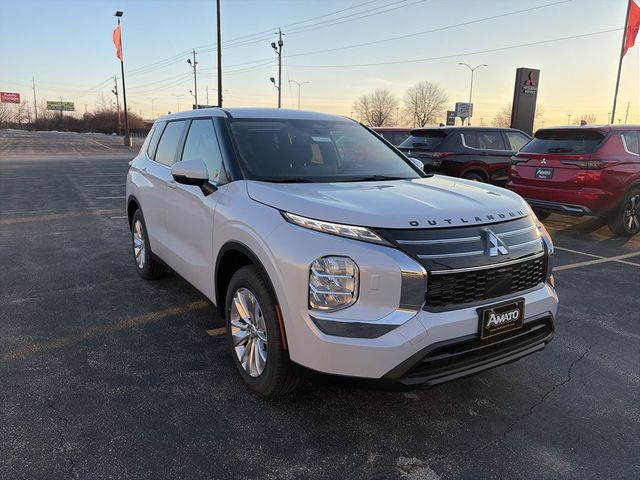 2026 Mitsubishi Outlander ES
