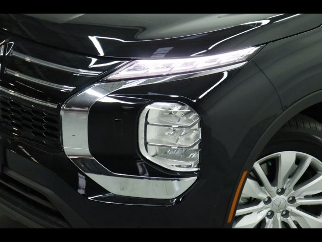 2026 Mitsubishi Outlander ES