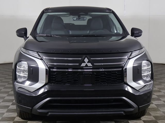 2026 Mitsubishi Outlander ES