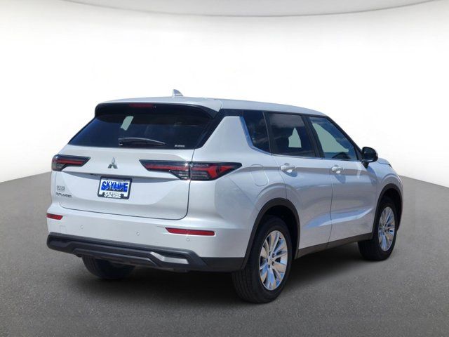2026 Mitsubishi Outlander ES