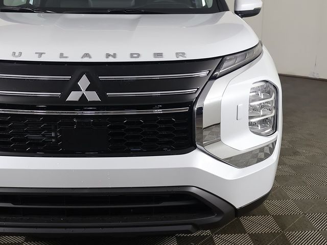 2026 Mitsubishi Outlander ES